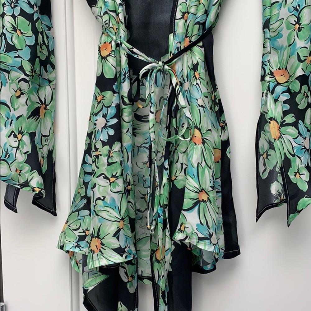 Silk top - Picture 4 of 7